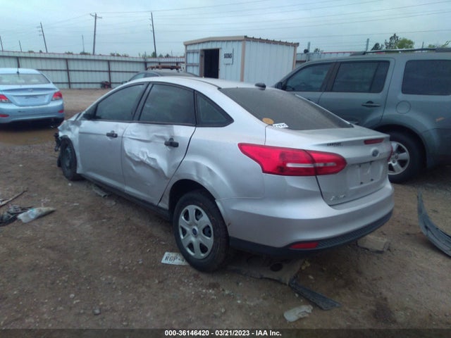 Ford FOCUS S 2018 1FADP3E27JL311990 Image 4
