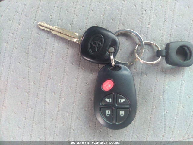 Toyota SIENNA LE 2016 5TDKK3DC4GS743048 Image 3