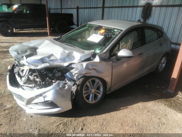 Chevrolet CRUZE LT 2018 3G1BE6SM8JS626234 Image 2