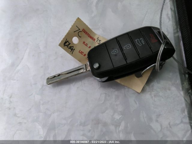 KNAGM4A7XF5664403 KIA Optima Lx