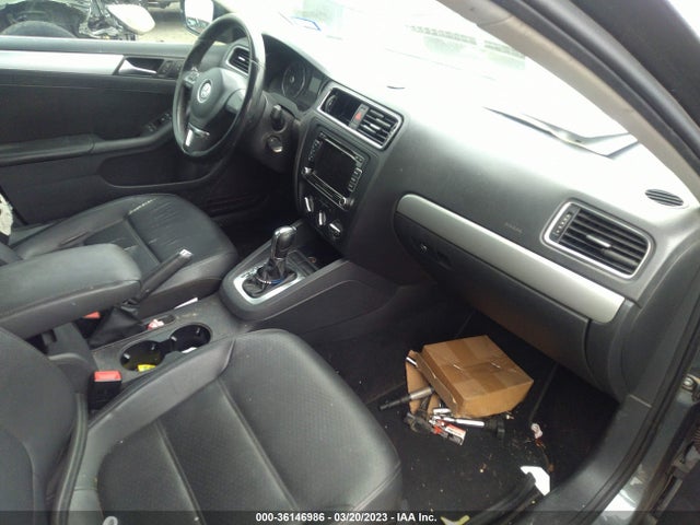 3VWDX7AJ0DM389655 Volkswagen Jetta Sedan Se W/convenience/sunroof