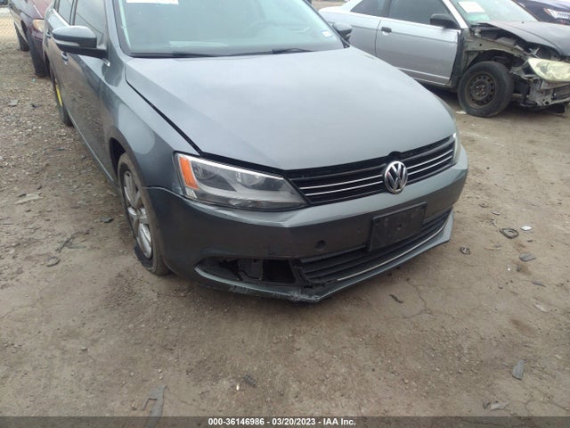 3VWDX7AJ0DM389655 Volkswagen Jetta Sedan Se W/convenience/sunroof