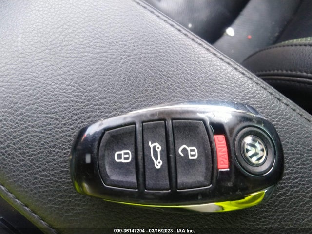 2016 Volkswagen Touareg, VIN: WVGEF9BP4GD010600