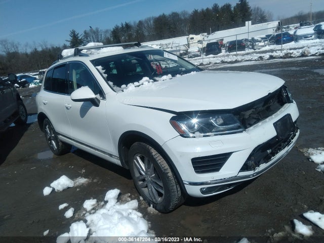 2016 Volkswagen Touareg, VIN: WVGEF9BP4GD010600