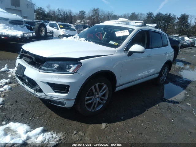 2016 Volkswagen Touareg, VIN: WVGEF9BP4GD010600