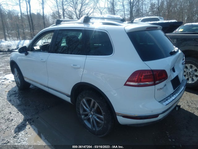 2016 Volkswagen Touareg, VIN: WVGEF9BP4GD010600