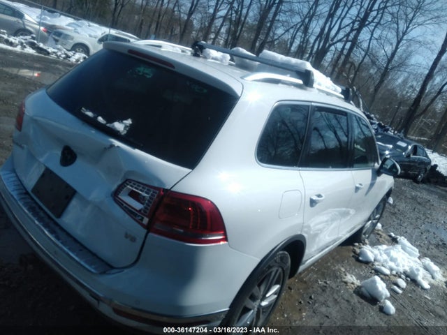 2016 Volkswagen Touareg, VIN: WVGEF9BP4GD010600