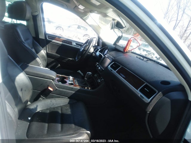 2016 Volkswagen Touareg, VIN: WVGEF9BP4GD010600