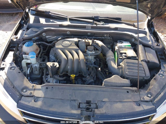 3VW2K7AJXFM418443 Volkswagen Jetta Sedan 2.0l S