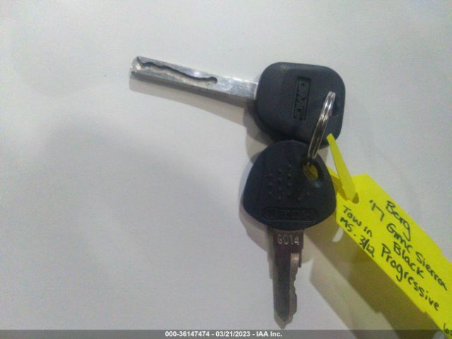 1GT12UEYXHF128355 GMC Sierra 2500hd Denali