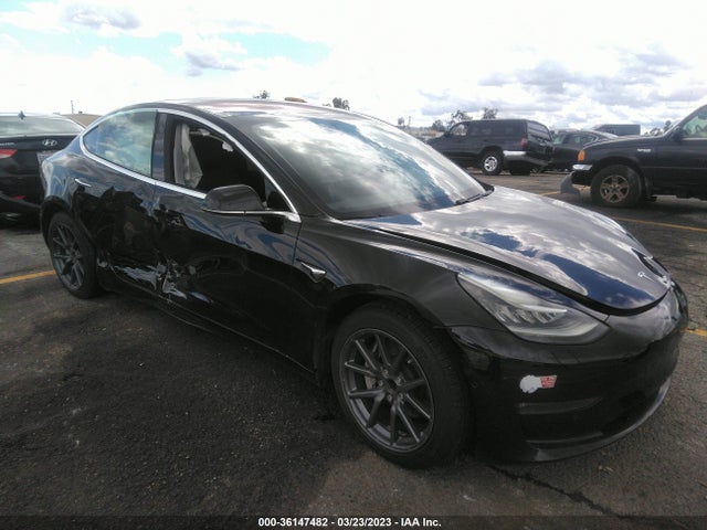 2018 5YJ3E1EA3JF037794 main image