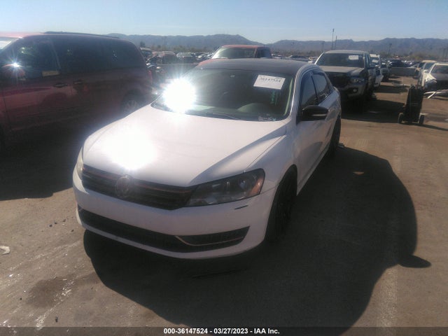 1VWBT7A3XEC073431 Volkswagen Passat Se W/sunroof & Nav