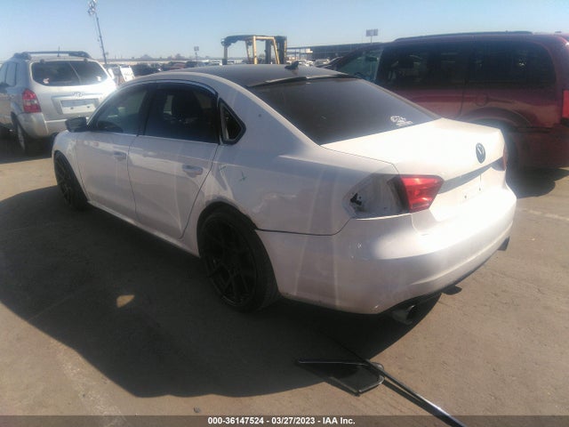 1VWBT7A3XEC073431 Volkswagen Passat Se W/sunroof & Nav