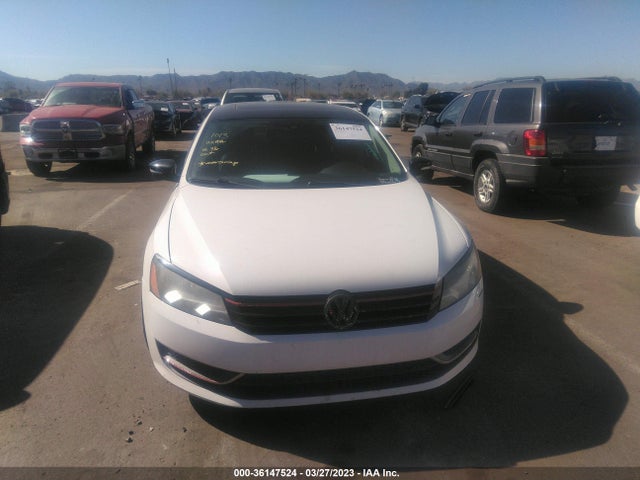 1VWBT7A3XEC073431 Volkswagen Passat Se W/sunroof & Nav
