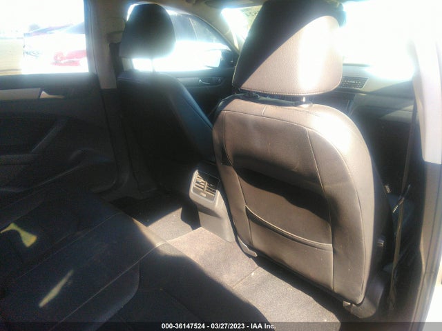 1VWBT7A3XEC073431 Volkswagen Passat Se W/sunroof & Nav