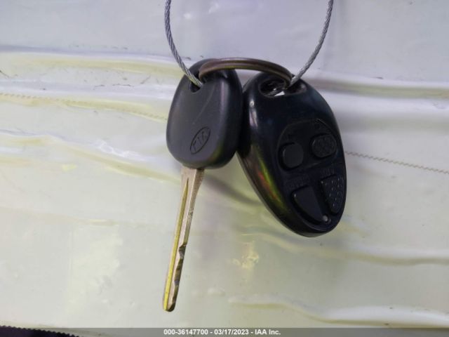 KNAFK4A68F5400573 KIA FORTE LX