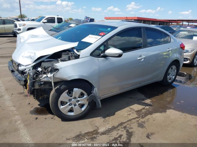 KNAFK4A68F5400573 KIA FORTE LX