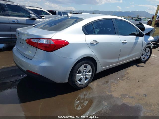 KNAFK4A68F5400573 KIA FORTE LX