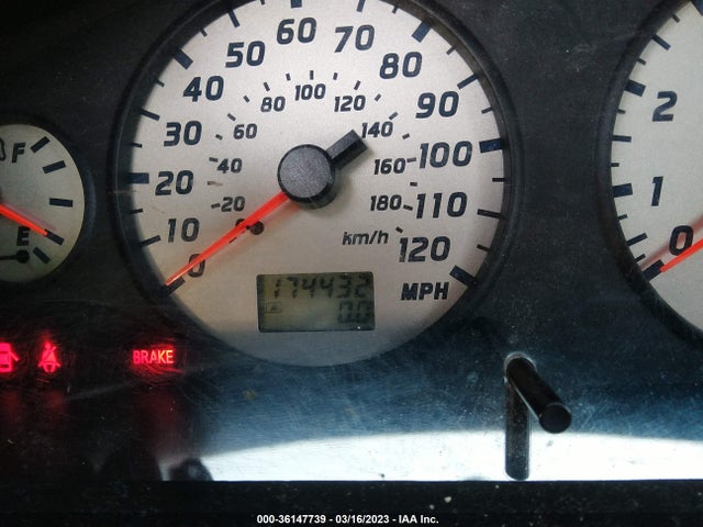 2002 NISSAN PATHFINDER SE VIN: JN8DR09X92W655365