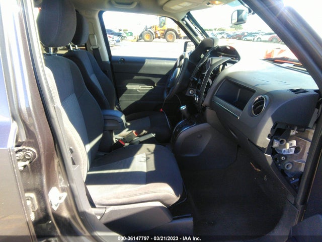 1C4NJPBB4GD802824 Jeep Patriot Sport