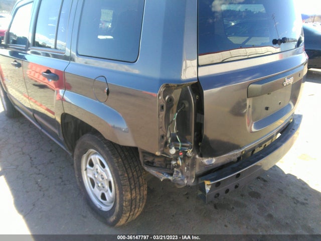 1C4NJPBB4GD802824 Jeep Patriot Sport