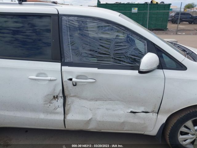 KNDMB5C10F6055132 KIA SEDONA LX