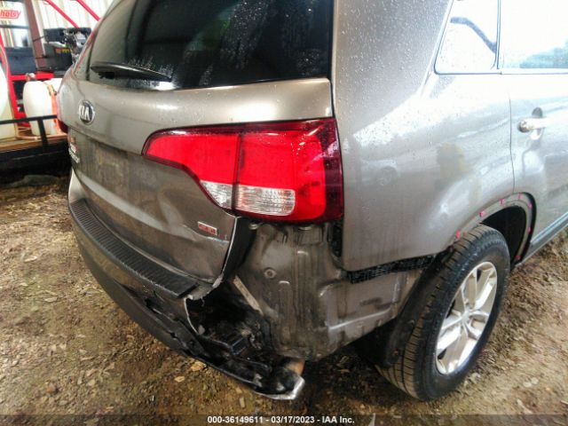 5XYKT3A65EG449261 KIA SORENTO LX