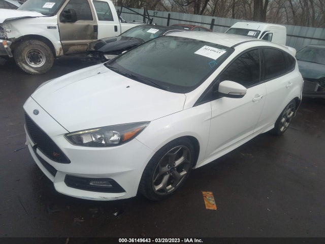 Ford FOCUS ST 2017 1FADP3L90HL314188 Image 2