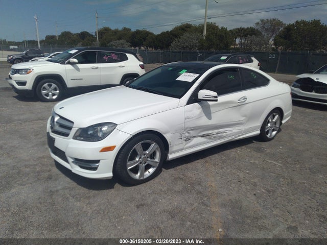 2015 Mercedes-Benz C-Class, VIN: WDDGJ4HB9FG415915