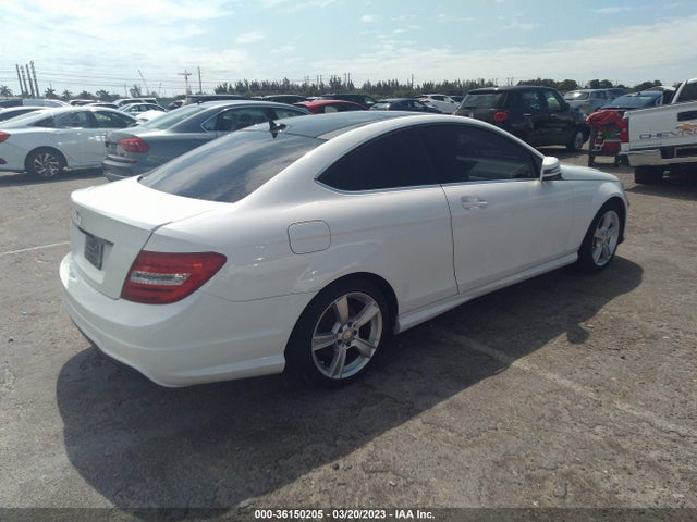 2015 Mercedes-Benz C-Class, VIN: WDDGJ4HB9FG415915