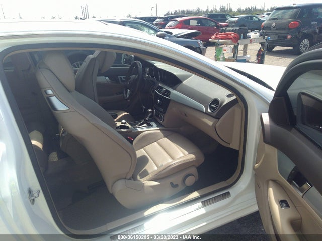 2015 Mercedes-Benz C-Class, VIN: WDDGJ4HB9FG415915