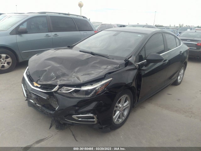 Chevrolet CRUZE LT 2018 1G1BE5SM0J7135326 Image 2