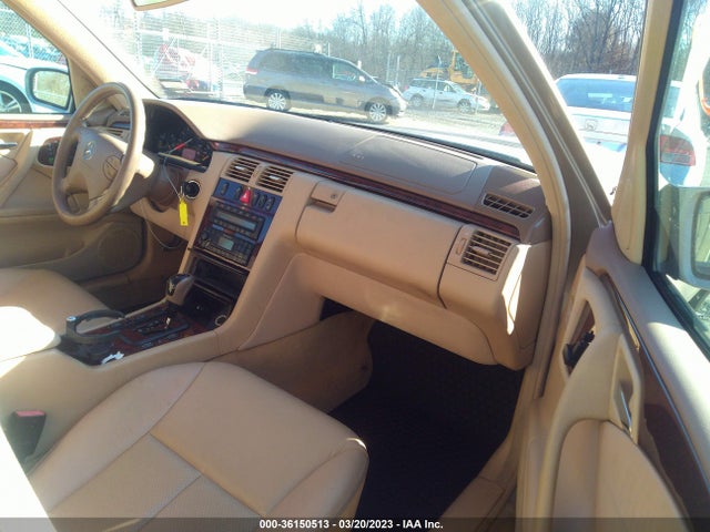 2001 MERCEDES-BENZ E-CLASS AWD VIN: WDBJF82J61X044325