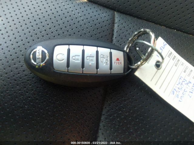 5N1AT2MV0HC883438 Nissan Rogue Sl