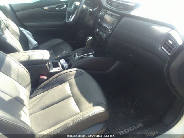 5N1AT2MV0HC883438 Nissan Rogue Sl