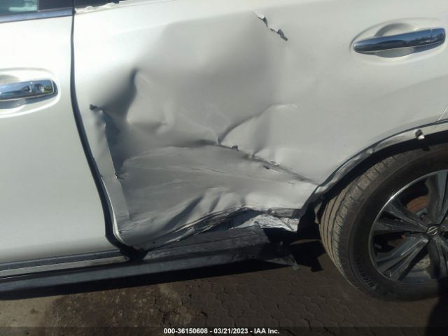 5N1AT2MV0HC883438 Nissan Rogue Sl