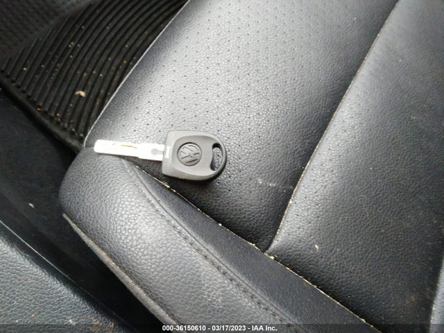 2010 VOLKSWAGEN JETTA SEDAN SE VIN: 3VWRZ7AJXAM031670