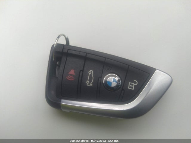 2017 BMW X1, VIN: WBXHT3C32H5F80406