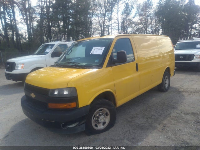 Chevrolet EXPRESS CARGO VAN 2019 1GCWGAFP0K1338222 Image 2