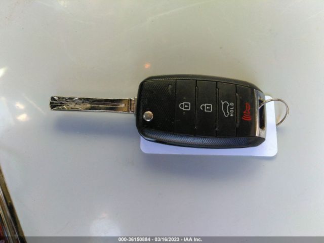 KNDJN2A27E7063841 KIA Soul Base