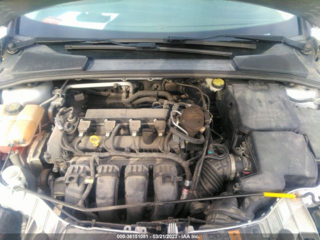 1FADP3K22FL319586 Ford FOCUS SE