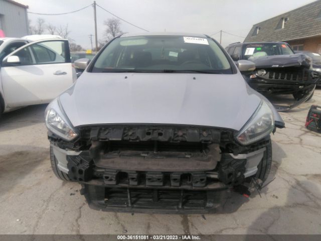 1FADP3K22FL319586 Ford FOCUS SE