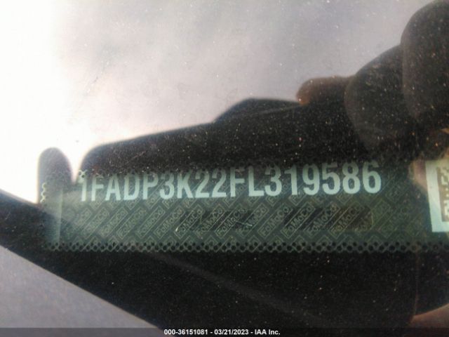 1FADP3K22FL319586 Ford FOCUS SE