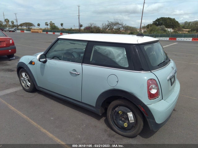 2013 MINI COOPER HARDTOP WMWSU3C59DT373688 Photo 2