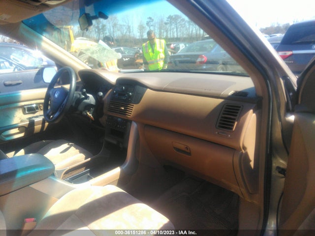 2004 HONDA PILOT EX VIN: 2HKYF184X4H621138