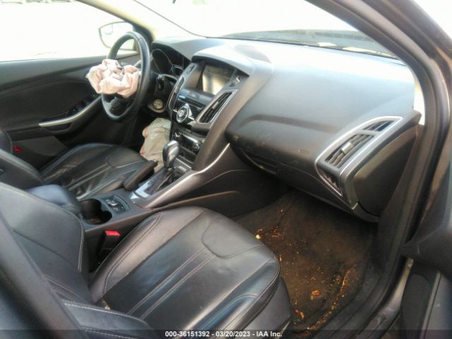 1FADP3N21EL422444 Ford Focus Titanium