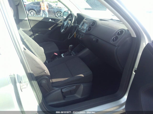 WVGAV7AX3FW595471 Volkswagen TIGUAN S