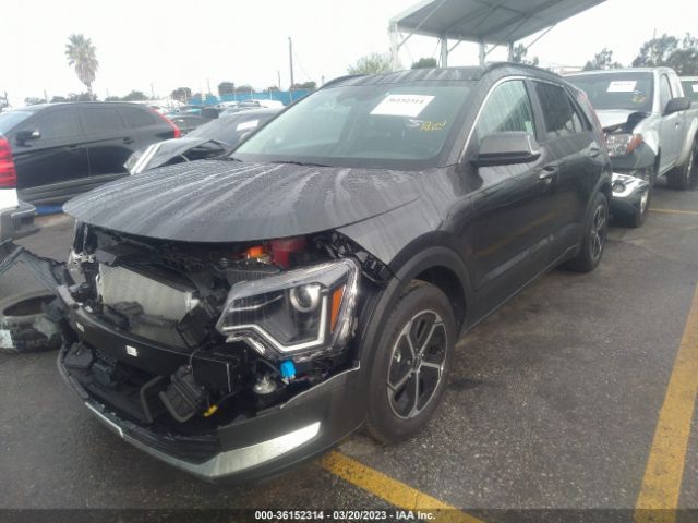 KNDCR3LEXP5075135 KIA NIRO EX