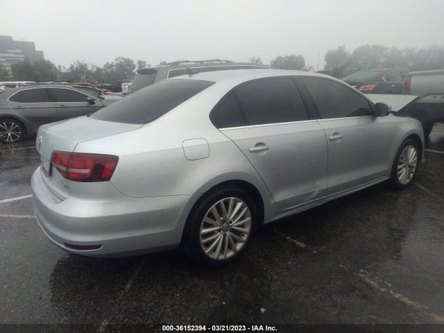 3VWL17AJ5GM228932 Volkswagen Jetta Sedan 1.8t Sel