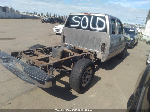 2002 CHEVROLET SILVERADO 1500 LS VIN: 2GCEC19T921416264